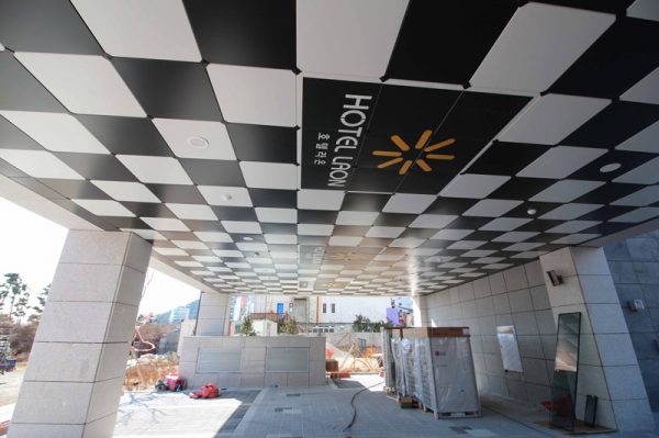Ceiling-dmc-72