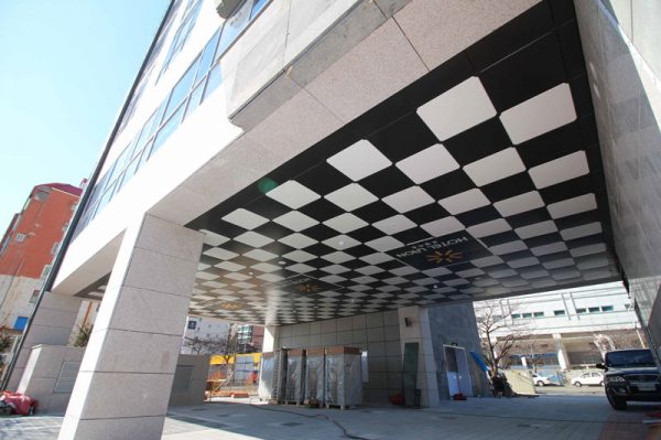 Ceiling-dmc-75
