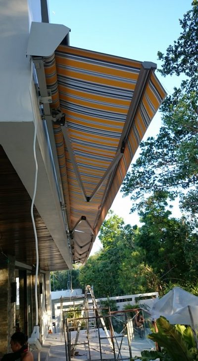 best-retractable-awnings-05