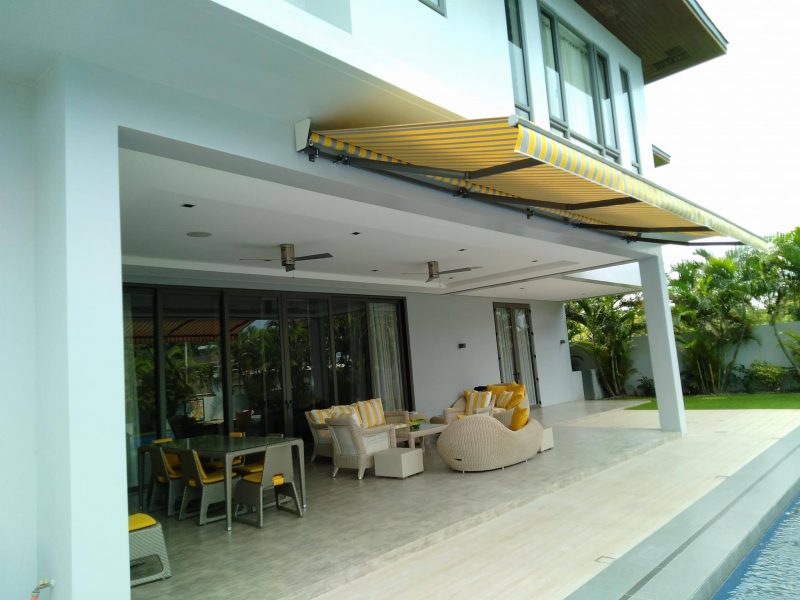 modern-retractable-awning-01