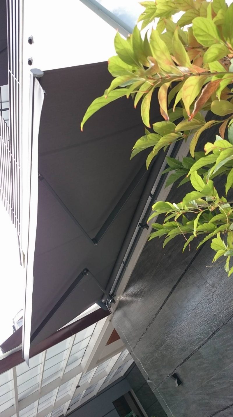 modern-retractable-awning-04