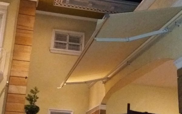 modern-retractable-awning-t