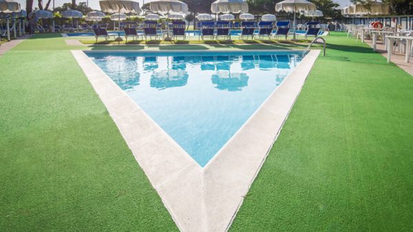 Luxdezine Artificial Grass Turf Putting Green Pool Side